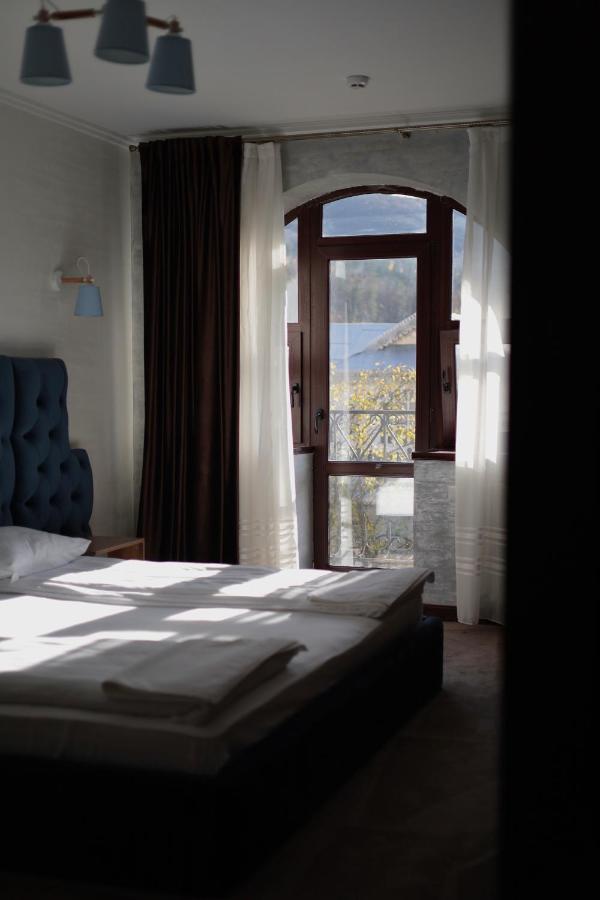 River Stone Hotel Sheshory Buitenkant foto