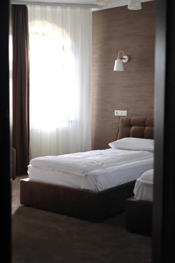 River Stone Hotel Sheshory Buitenkant foto
